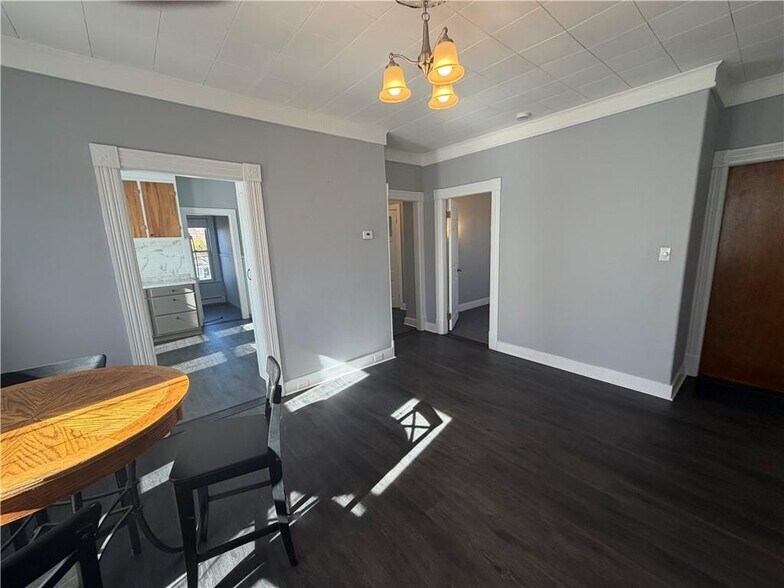 Building Photo - 112 High St