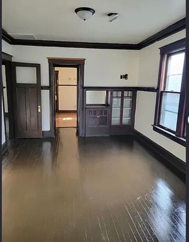 Building Photo - Get $300 off your first month’s rent– Ready for Move-In!