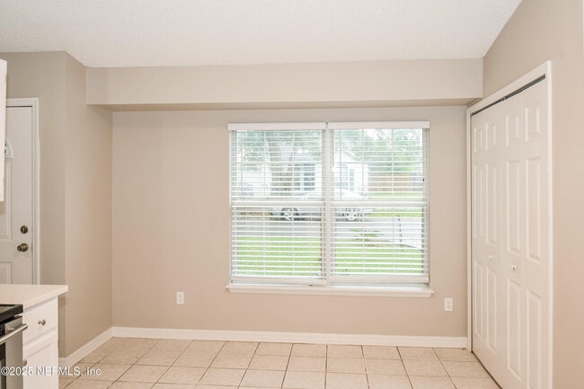 Building Photo - 8155 Teaticket Dr