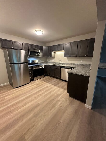 Interior Photo - 7506-7523 Rohlich Ct