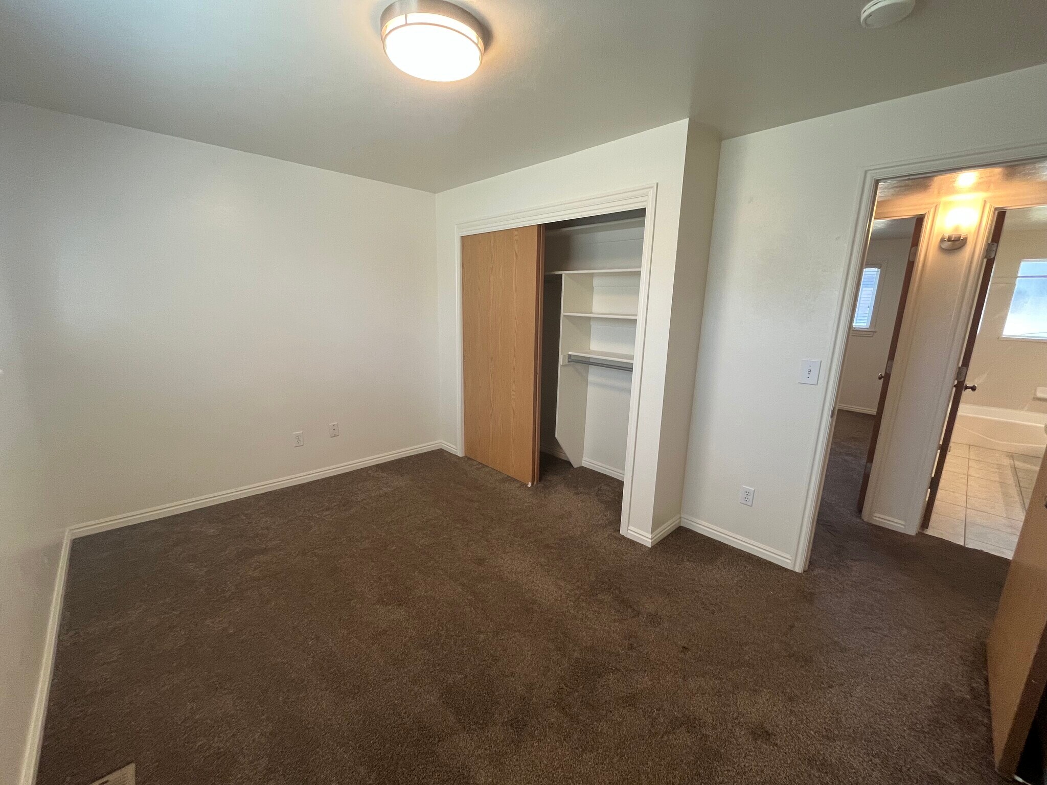 Building Photo - 171 E 850 S