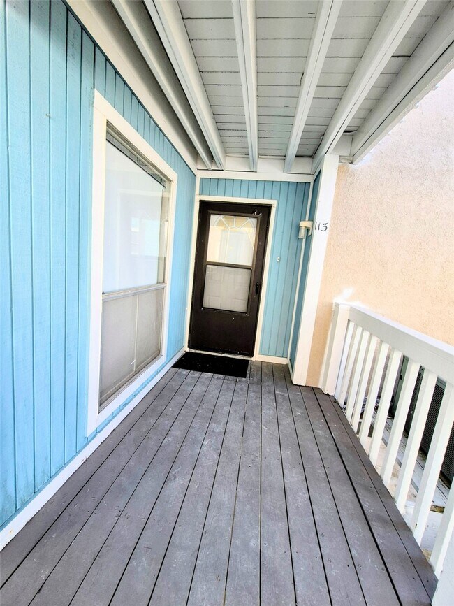 Building Photo - 500 Tiki Dr