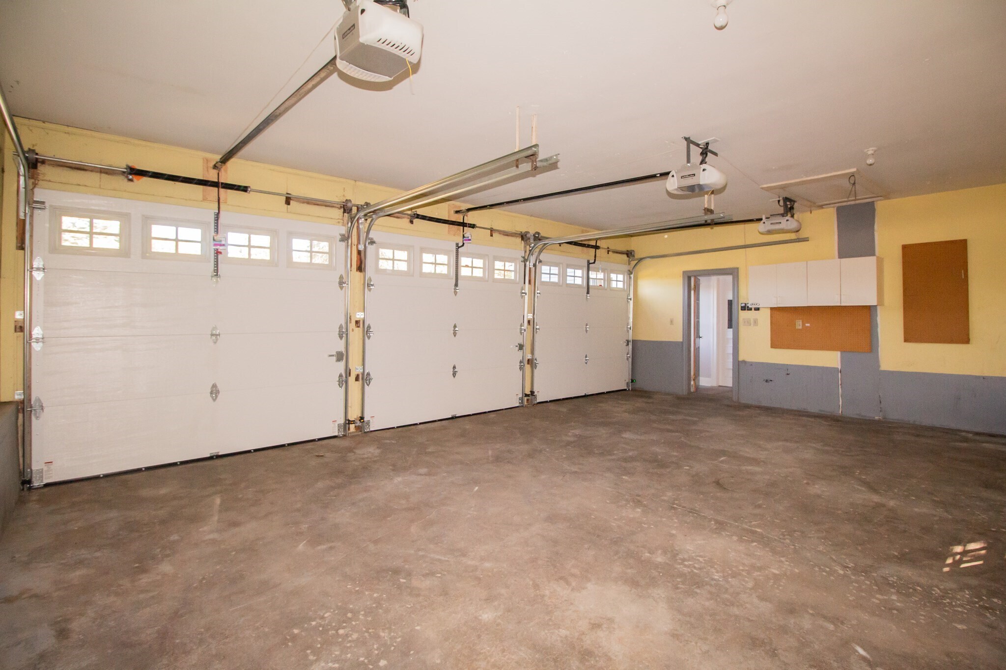 Building Photo - 1165 W Boylston St