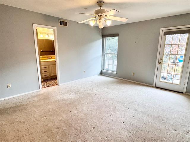 Building Photo - 4014 Ridglea Country Club Dr