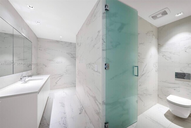 Building Photo - 1000 Biscayne Blvd