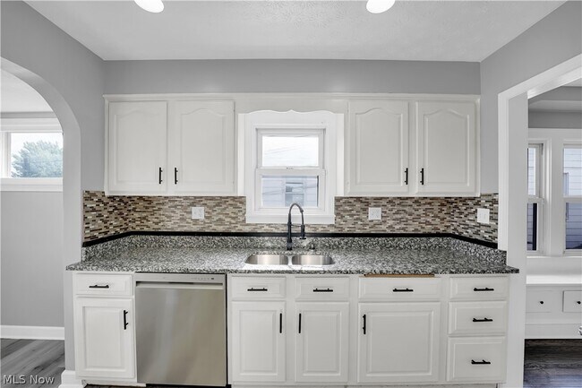 Building Photo - 7514 Bertha Ave