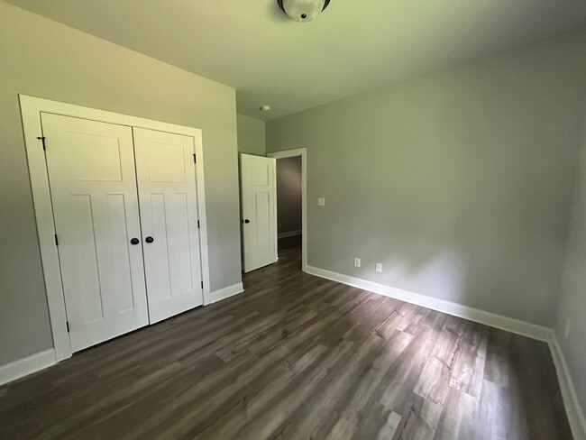 Building Photo - 207 Dawn Dr