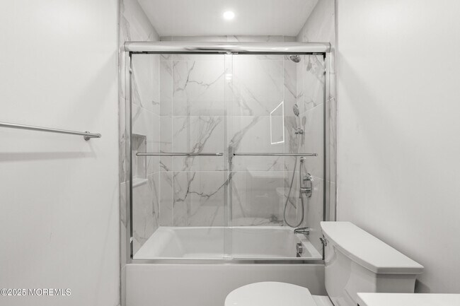 Building Photo - 42 Arno St