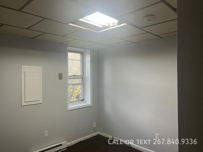 Building Photo - 2721 W 3rd St