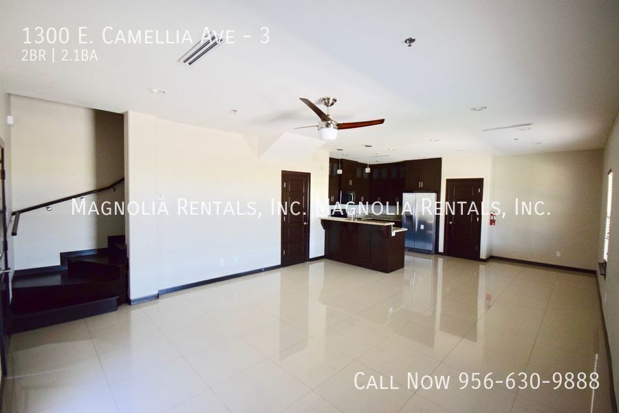 Building Photo - 1300 E Camellia Ave