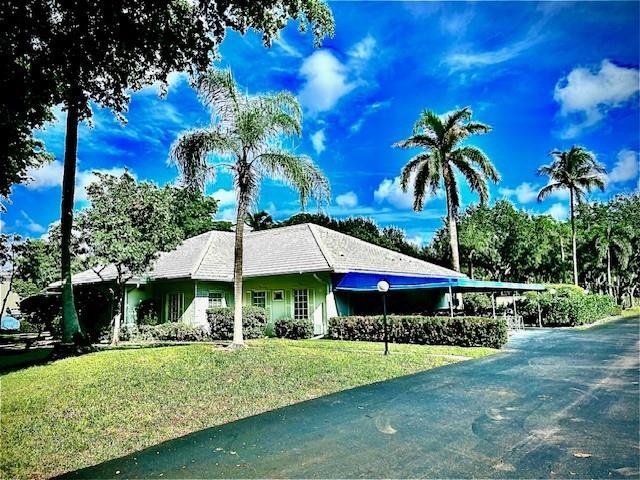 Building Photo - 6435 Bay Club Dr