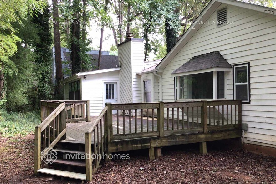 Building Photo - 3381 Chastain Crossing NE