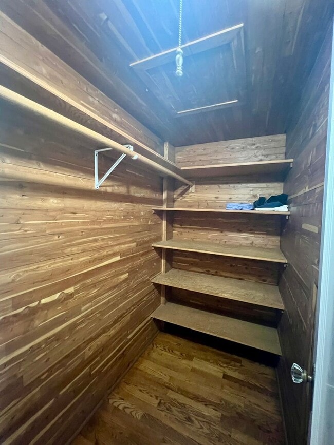 Building Photo - PENDING APPLICATION; Charming 4BD Olympia ...