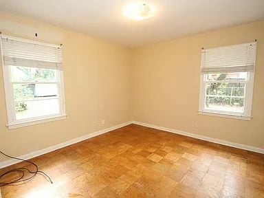 Building Photo - 716 Merritt Dr
