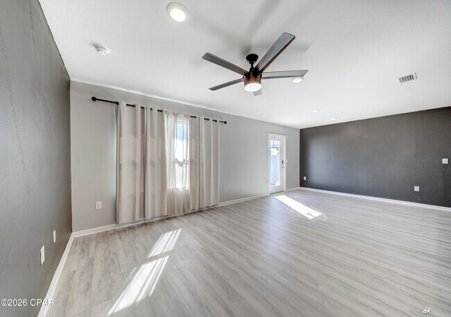 Building Photo - 4920 Shurer Ln