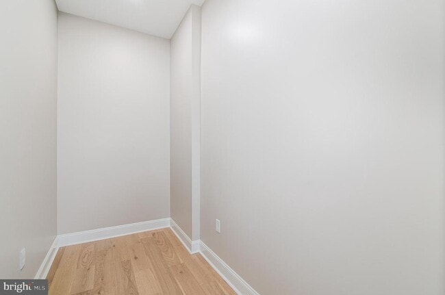 Building Photo - 4910 Earl Dr