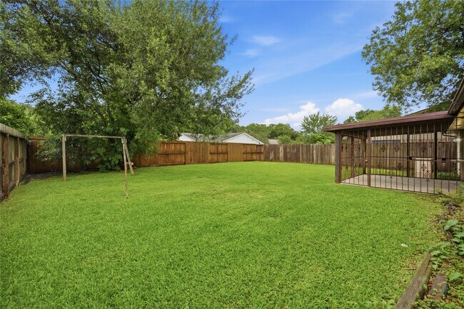 Building Photo - 2126 Quail Valley E Dr