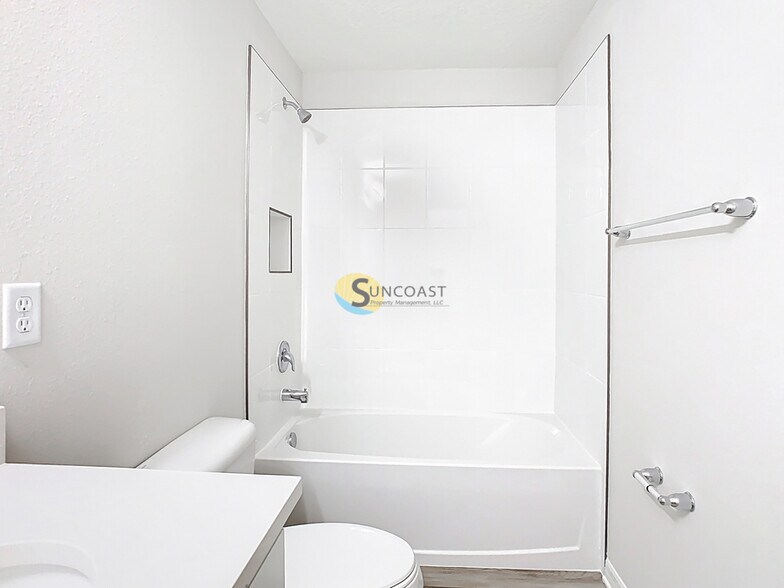 Building Photo - 3821 SW 43rd Ct