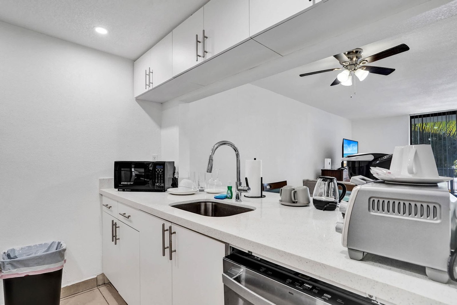 Building Photo - 777 NW 155th Ln