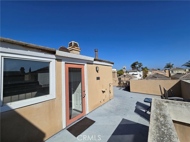 Building Photo - 624 Goldenwest St
