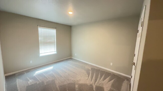 Building Photo - 1604 Pontotoc Trce