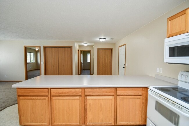 Building Photo - 1420 E Redwood Blvd