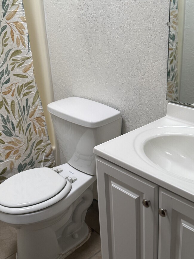 Building Photo - 433 Avenida Garza