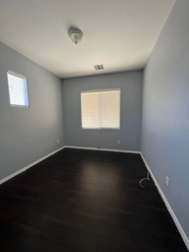 Building Photo - SOUTHERN HIGHLANDS BEAUTY!