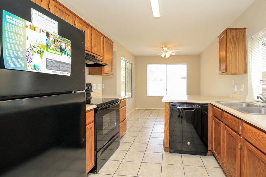 Building Photo - 3630 W Escuda Dr