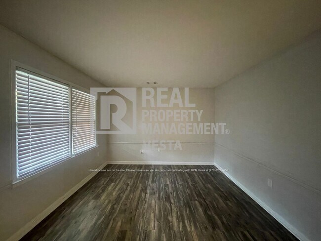 Building Photo - 406 Russell Pkwy