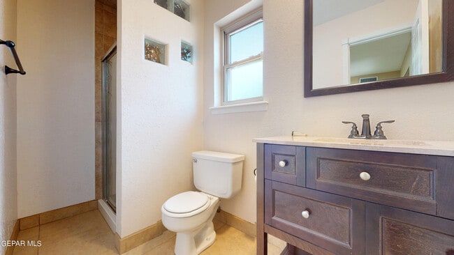 Building Photo - 801 Claravista Ln