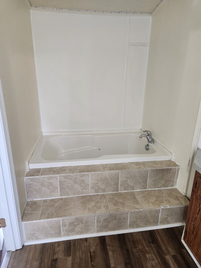 Building Photo - 121 Connector Rd