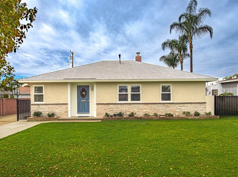 Primary Photo - 549 N La Sena Ave