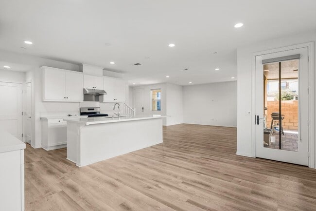 Building Photo - 3915 E Fincastle St