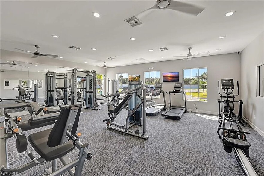 Building Photo - 339 Tamarindo Ln