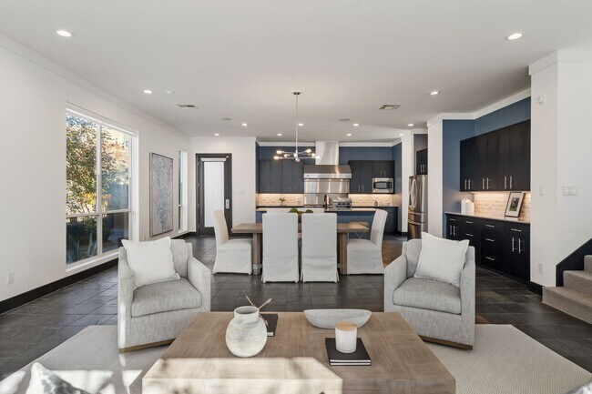 Building Photo - 162 Vieux Carre Dr