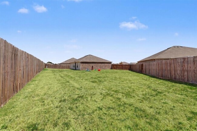 Building Photo - 1007 N Deer Ct Way