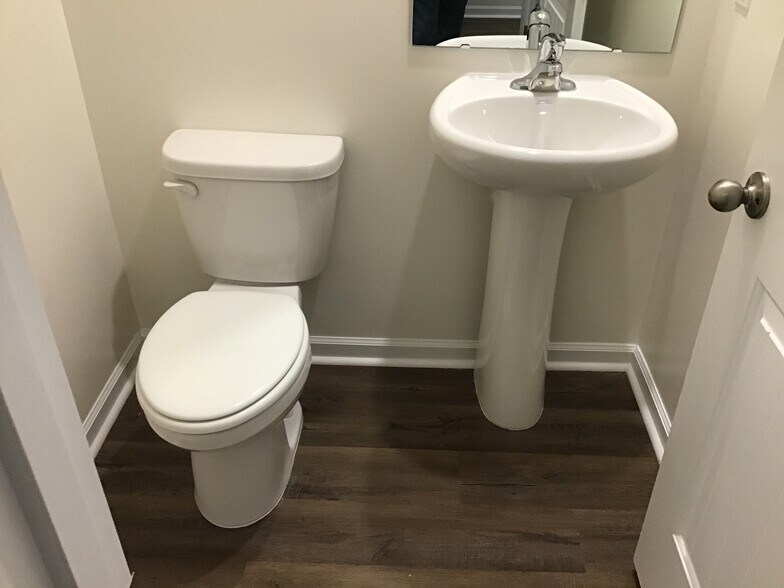 Building Photo - 1405 John Swann St