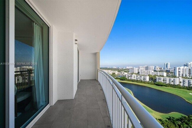 Building Photo - 1755 E Hallandale Beach Blvd