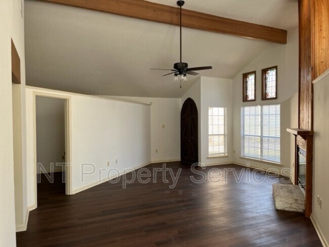 Building Photo - 16530 La Louisiane Ct