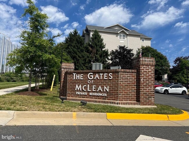 Building Photo - 1571 Spring Gate Dr.
