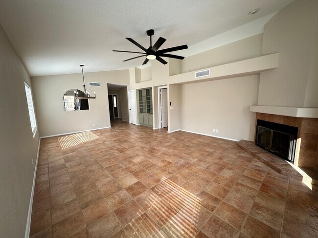 Building Photo - 12237 N Gambel Dr
