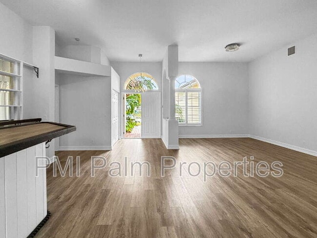 Building Photo - 10293 Allamanda Blvd