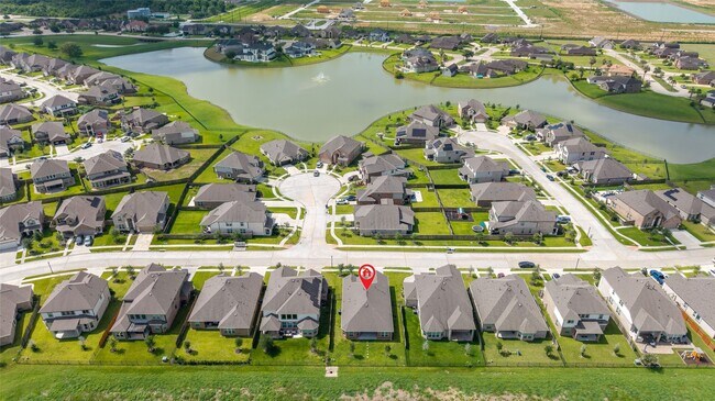 Building Photo - 77 Carmel Dr