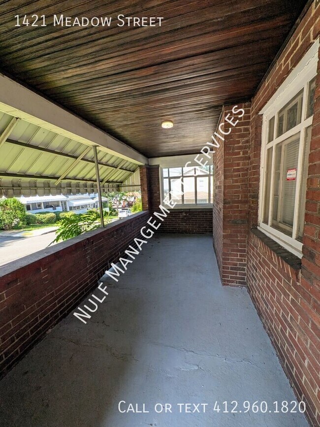 Building Photo - 1421 Meadow St