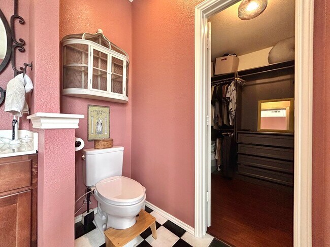 Building Photo - 14801 Falling Stone Ln