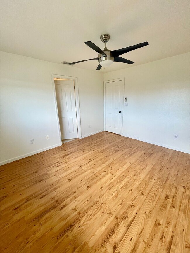 Building Photo - Ocen Pointe Potenial 3 Bedroom Home for Re...