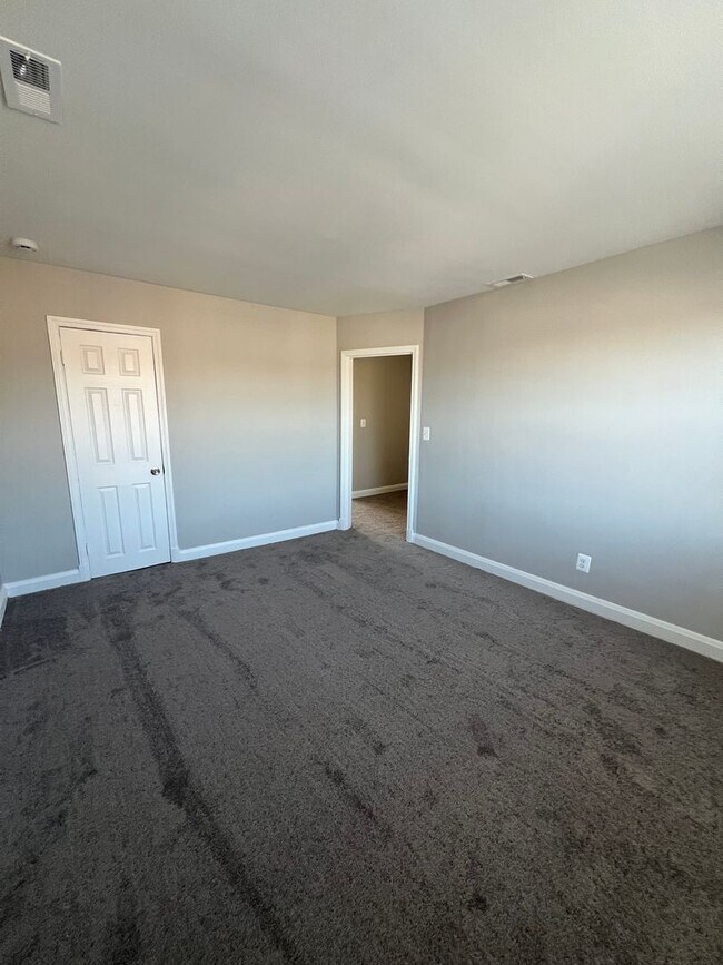 Building Photo - 3611 Ravenwood Ave