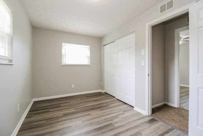Building Photo - 3724 Cliffwood Ct