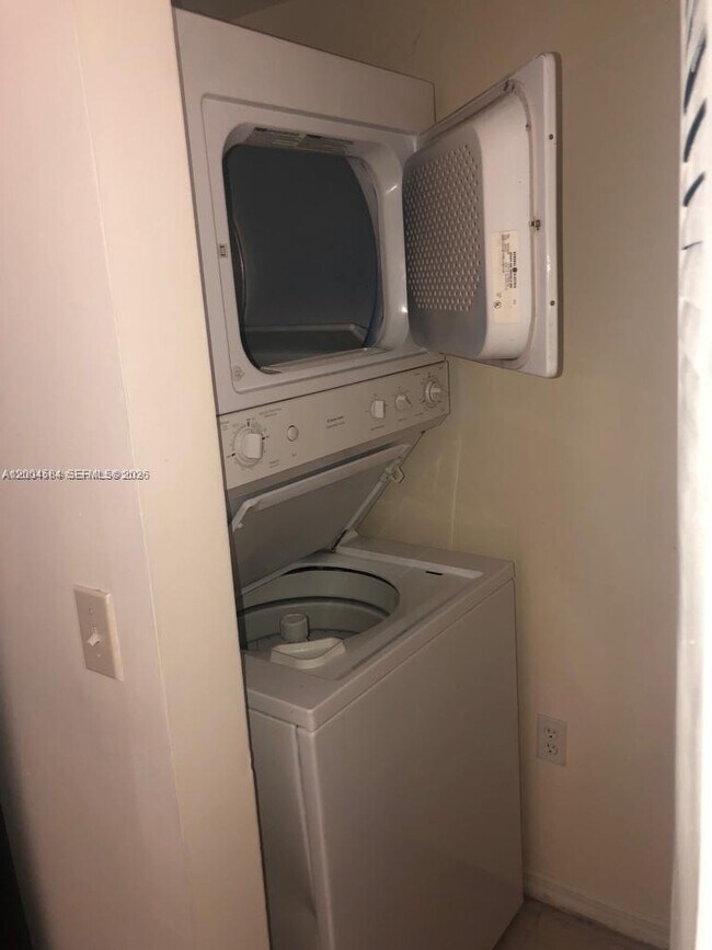 Building Photo - 4131 San Marino Blvd